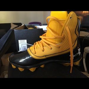 Under armor football cleats